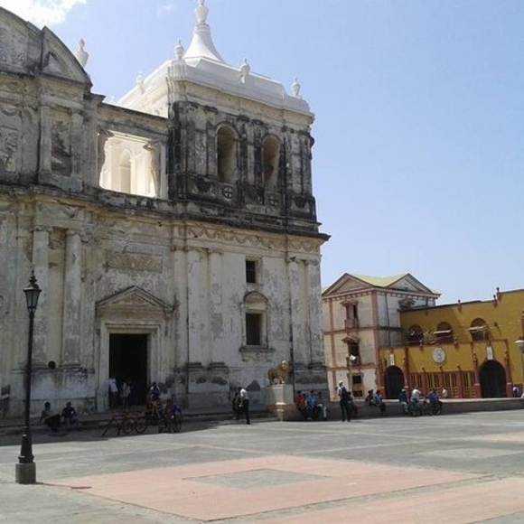 Meet your Posher, Alvarez - Picture 1 of 1